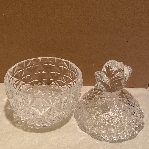 🌺 pineapple candy dish 5 1/5” inches - Picture 3 of 4